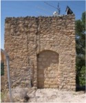 Torre nazar&iacute; en la zona de la alcazaba del castillo