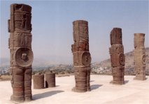 Atlantes del Templo de Tlahuizcalpantecuhtli, Tula