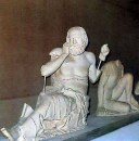Templo de Zeus en Olimpia. Viejo adivino. Front&oacute;n Oriental