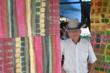 "Mayoreo", instalaci&oacute;n de Jorge Restrepo en el mercado, Museo del Hombre Hondure&ntilde;o, Tegucigalpa, Honduras. Foto de Dana Hincapi&eacute;, 2005