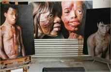 Dog Auld. Pinturas representando la imagen de rastros de quemaduras