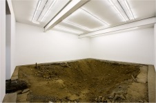 Urs Fischer en la galleria Gavin Brown con You (2007)