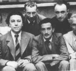 1930 Dal&iacute; con los surrealistas en Par&iacute;s