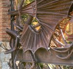 1883-1887 Fica G&uuml;ell, Avda/ Pedralbes, 7, Barcelona. Puerta de hierro forjado de la entrada para carruajes.