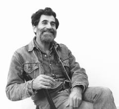 Retrato de Allan Kaprow