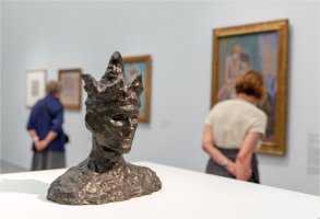 Pablo Picasso (1881-1973) Autorretrato con sombrero de copa1901&Oacute;leo sobre papelAlt. 50; Anch. 33 cm.Colecci&oacute;n particular&copy; www.bridgemanimages.com &copy; Succession Picasso 2018