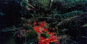 Rosemary Laing,‘Groundspeed (Red Piazza) 4’, Color tipo C sobre papel, 110 x 219 cm., 2001.