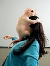 The Embrace. De la serie Nature's Little Helpers. Silicona, fibra de vidrio, cuero, contrachapado, ropa y pelo humano. Tama&ntilde;o real, dimensiones variables, 3 partes, 2005.