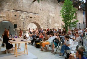 Autosabotaje, 2009, Conferencia-Performance. 53 Bienal de Venecia Venecia, Italia.  &copy; Tania Bruguera