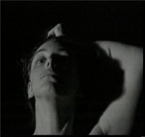 !Nadie puede salir, nadie puede salir! Extracto n&ordm; 6 de La isla en peso (2001), video instalaci&oacute;n compuesta por ocho videos. &copy; Tania Bruguera. Colecci&oacute;n Centre Georges Pompidou, Paris (Francia)