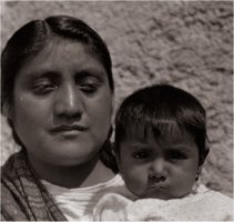 Tina Modotti 1926 "Luz Jim&eacute;nez e hija"