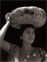 Tina Modotti 1929 "Mujer con j&iacute;cara en cabeza"