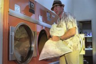 'Los Impostores' (Matchsticck Men, 2003)