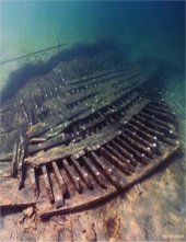 Barco romano del siglo III d.C, cargado con numerosas &aacute;nforas hundido cerca de la isla de Sicilia