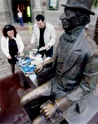 Algunas de las piezas exhibidas de la muestra ‘El esp&iacute;ritu de la Am&eacute;rica prehispana: 3.000 a&ntilde;os de cultura’, en 1997 en Santiago.
