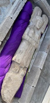 La escultura que podr&iacute;a ser de entre los a&ntilde;os 1450 y 1521, y que podr&iacute;a ser la representaci&oacute;n de una gobernante