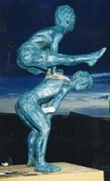 Juegos de anta&ntilde;o de Hector Lombana consta de 21 figuras humanas que miden entre 1.60 y 1.80 metro de alto