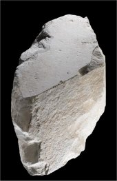 Piedra perteneciente al casi perdido revestimiento de la Gran Pir&aacute;mide de Giza. Museo Nacional de Escocia
