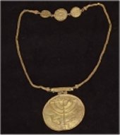 El medall&oacute;n, de diez centr&iacute;metros de di&aacute;metro perteneciente al 'Tesoro Ophel'