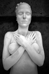 Detalle de escultura. Vanessa Beecroft, VB62, Spasimo Palermo, 2008.