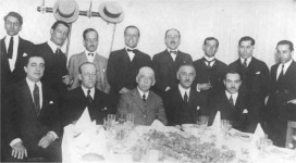 Diego Dubl&eacute; Urrutia Joaqu&iacute;n Edwards Bello, Carlos Silva Vild&oacute;sola, Julio Vicu&ntilde;a, Antonio Castro, Pablo Neruda, Jos&eacute; Gonz&aacute;lez Vera, Armando Donoso, Pedro Prado, Eduardo Barrios, Juan Guzm&aacute;n Cruchaga y &aacute;ngel Cruchaga Santa Mar&iacute;a, el 5 de diciembre de 1925